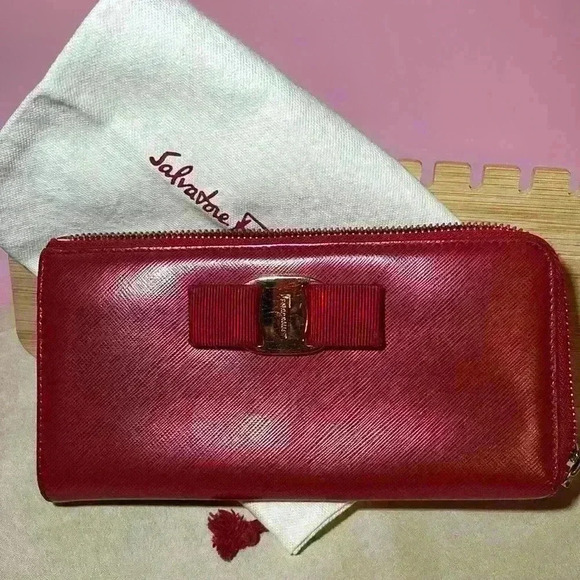 Ferragamo Zip Wallet w/ Dust Bag - Picture 2 of 11